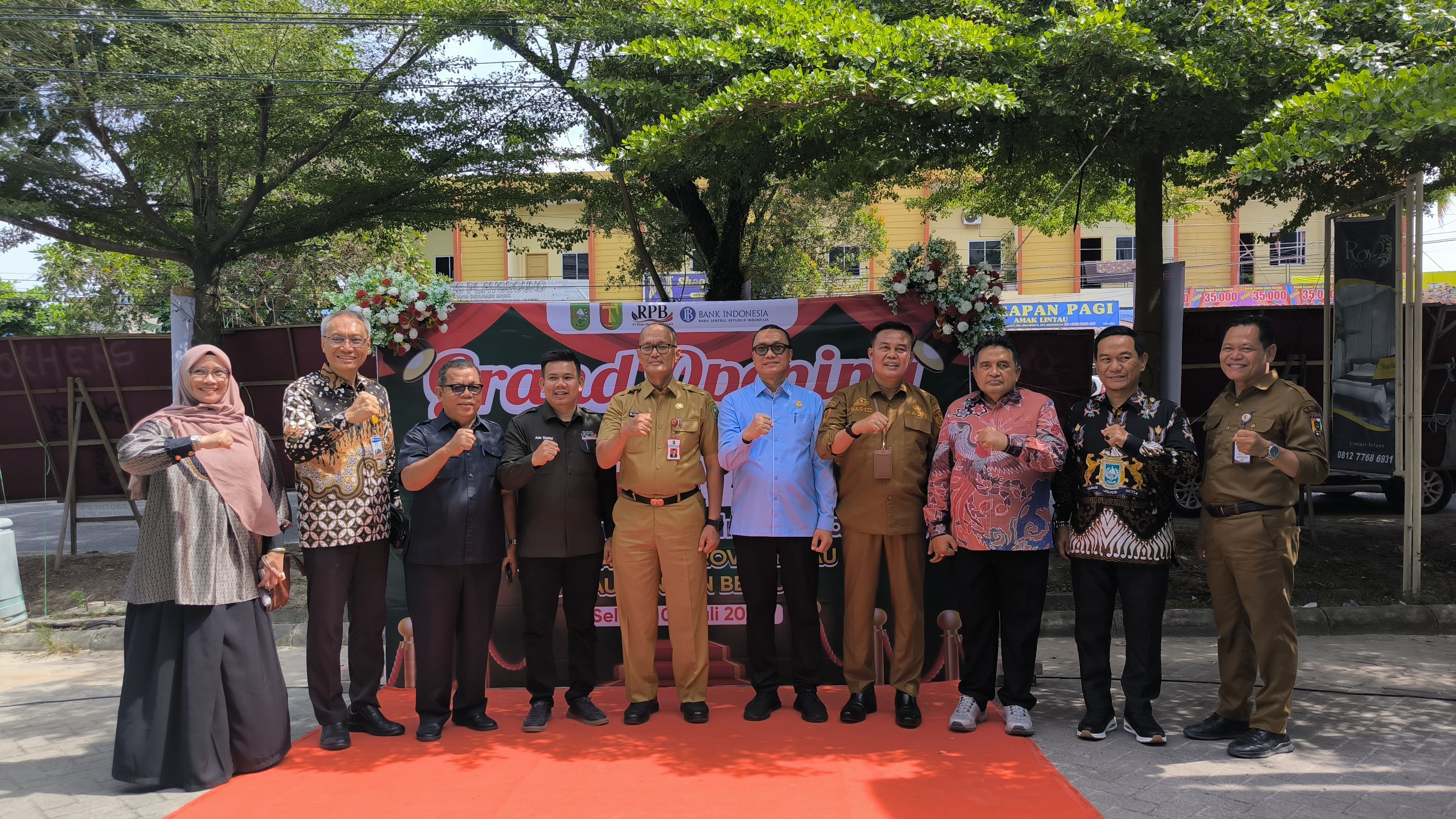 Komisaris dan Direktur PT Riau Petroleum Mahato menghadiri Grand Opening TOPAN (Toko Pengendalian Inflasi Pangan) PT. Riau Pangan Bertuah